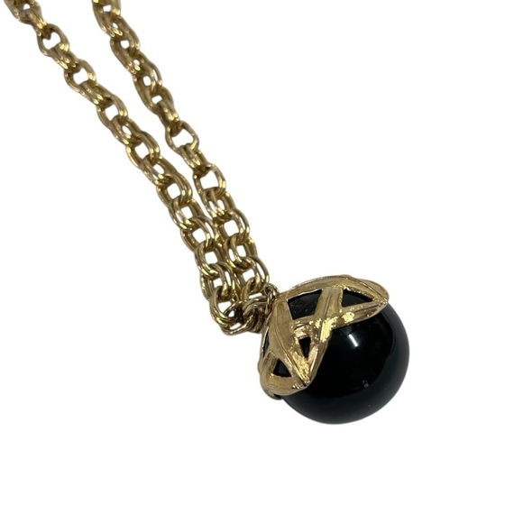 VTG MONET Gold-tone Metal Chain Black Lucite Ball Pendant Runway Necklace 16.5" - Picture 6 of 16